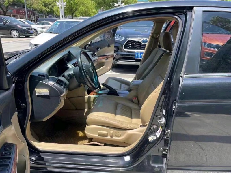 徐州12年本田雅阁6