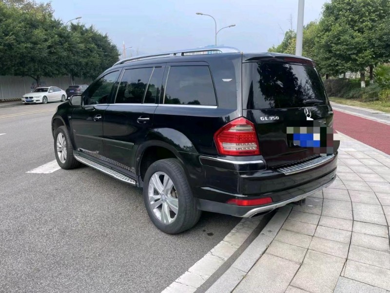 重庆10年奔驰GL8