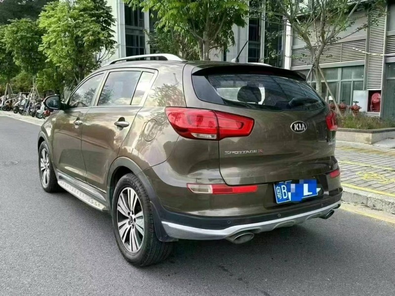 广州15年起亚智跑7