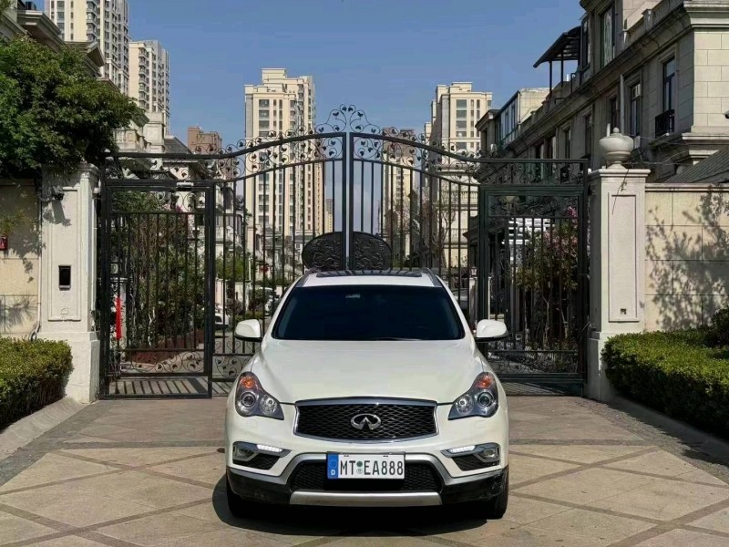 青島17年英菲尼迪QX501