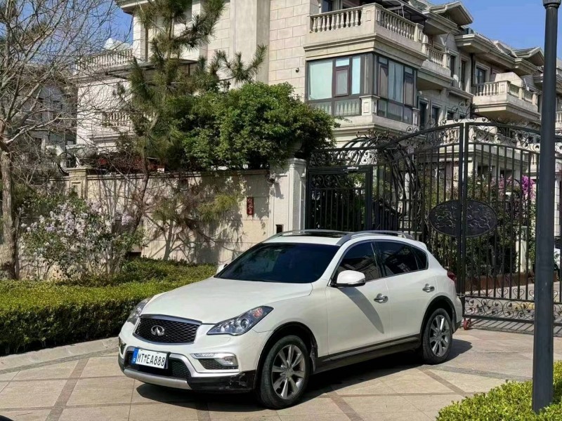 青島17年英菲尼迪QX502