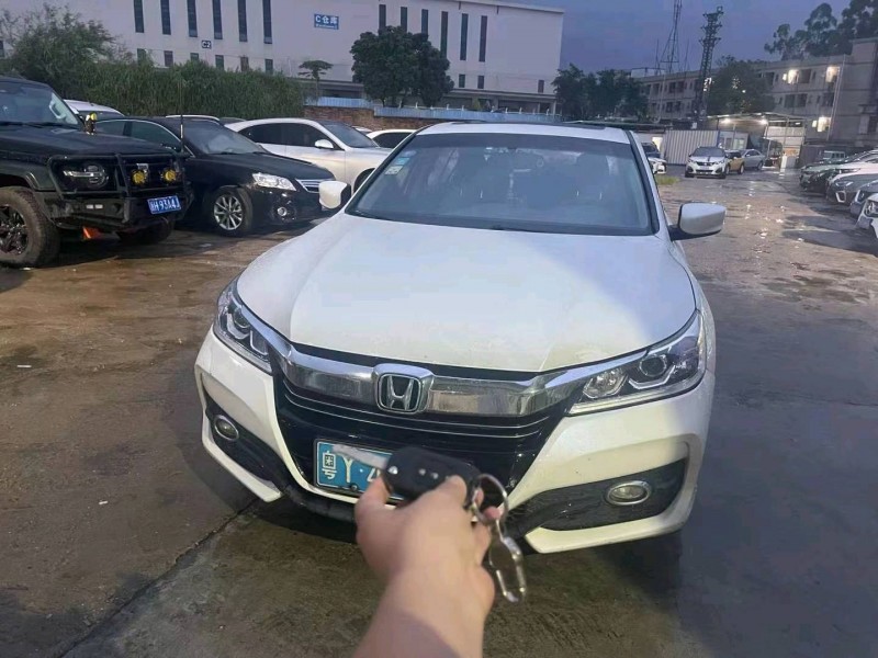 广州16年本田雅阁1