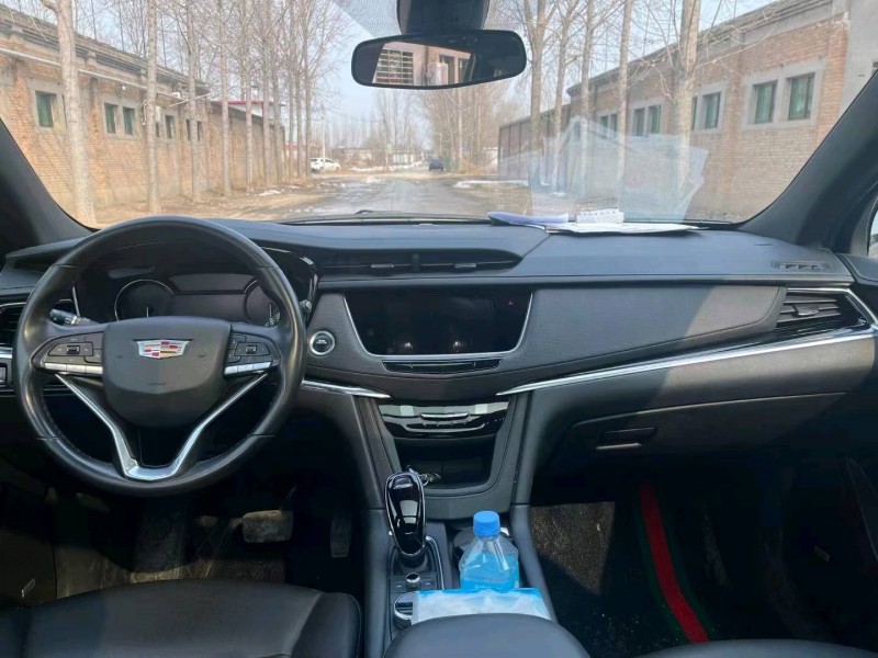 保定21年凯迪拉克XT66