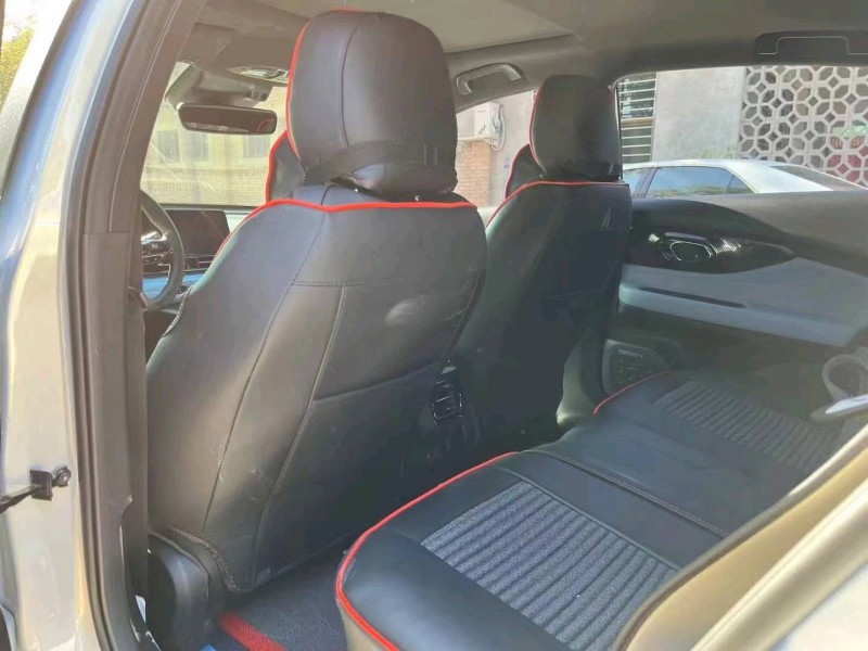 保定23年传祺影豹8