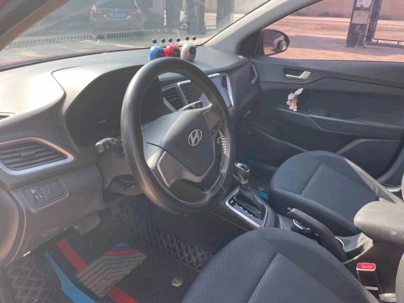 保定19年现代瑞纳8