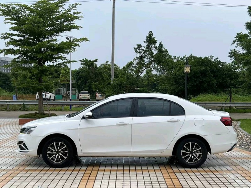 汕头19年吉利帝豪3