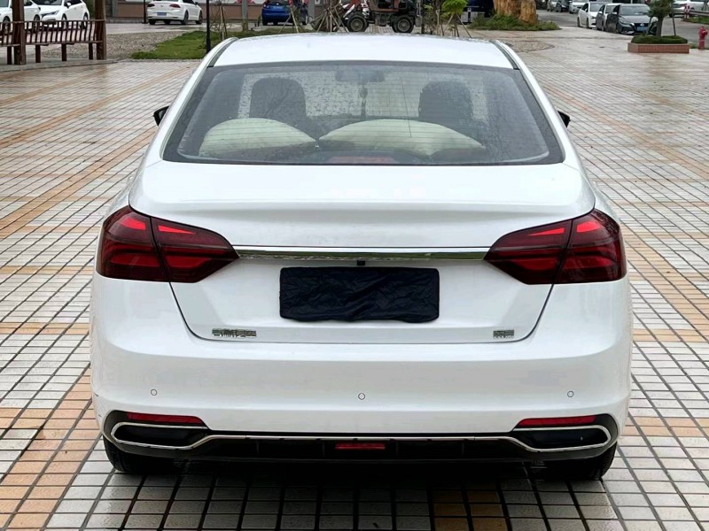 汕头19年吉利帝豪9