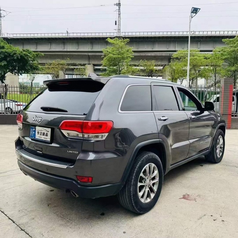 佛山17年Jeep大切诺基8