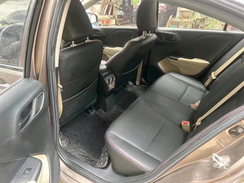 南宁17年本田哥瑞7