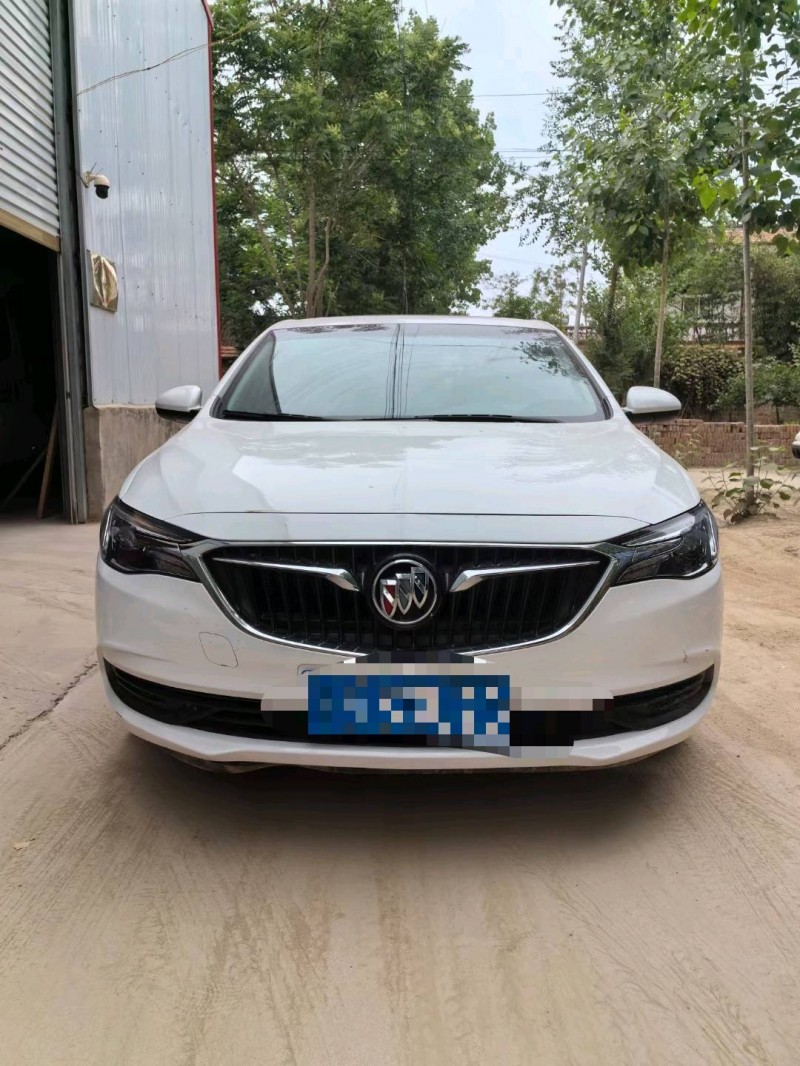 菏泽19年别克英朗1