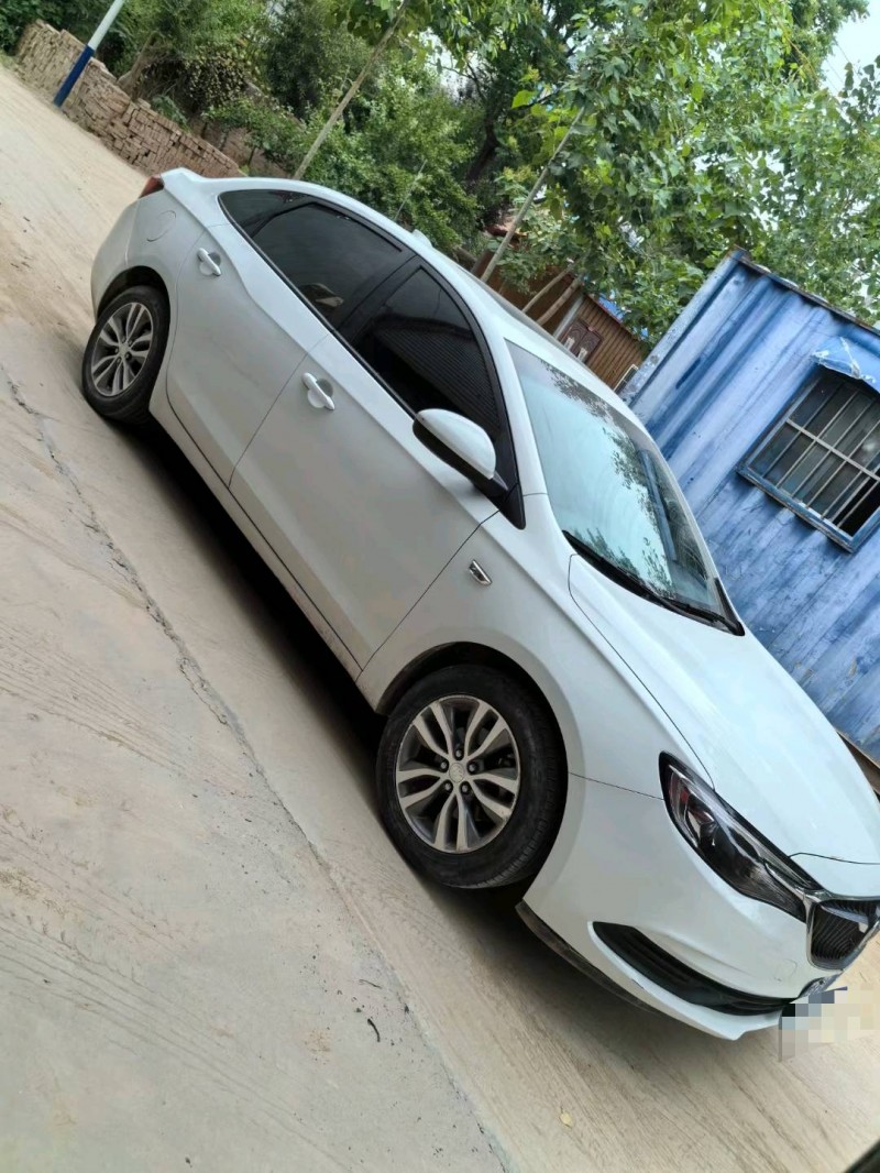 菏泽19年别克英朗3