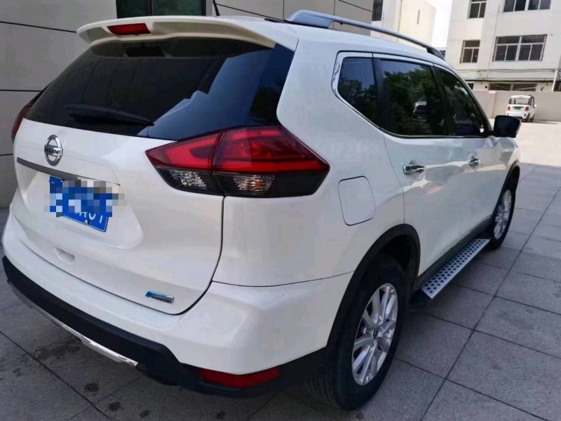 保定18年日产奇骏4