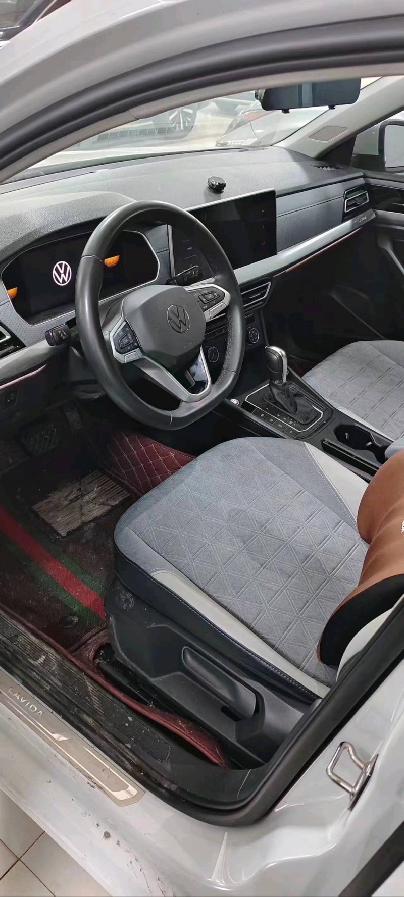 南宁22年大众朗逸4