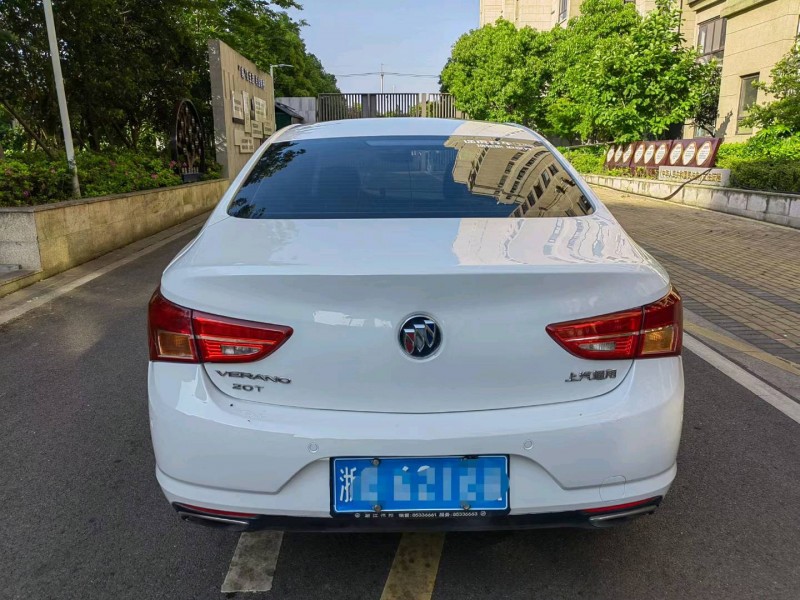 苏州17年别克威朗9