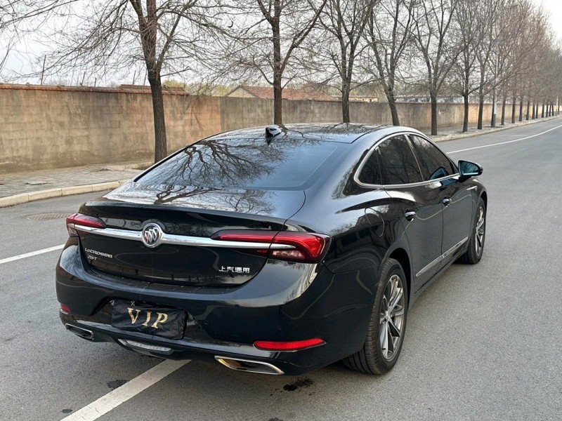 徐州20年别克君越5