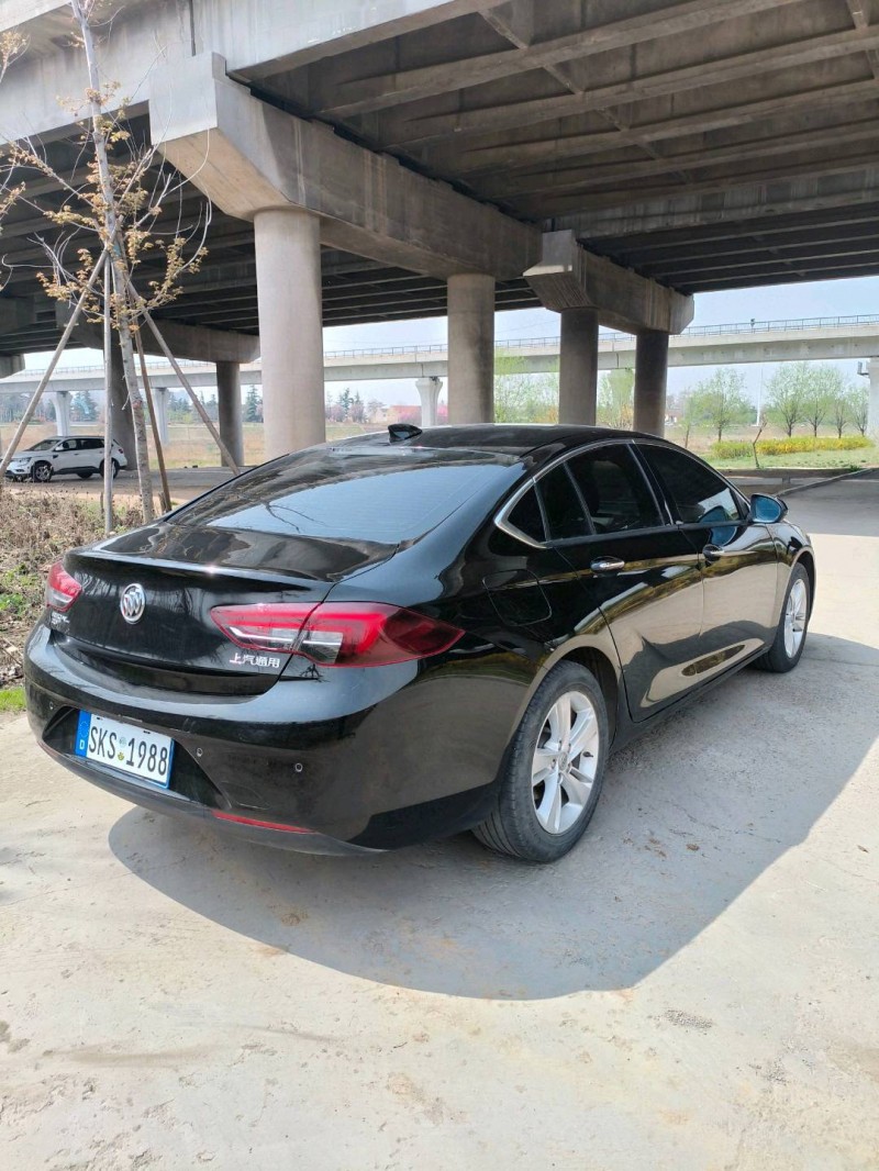 青岛20年别克君威7