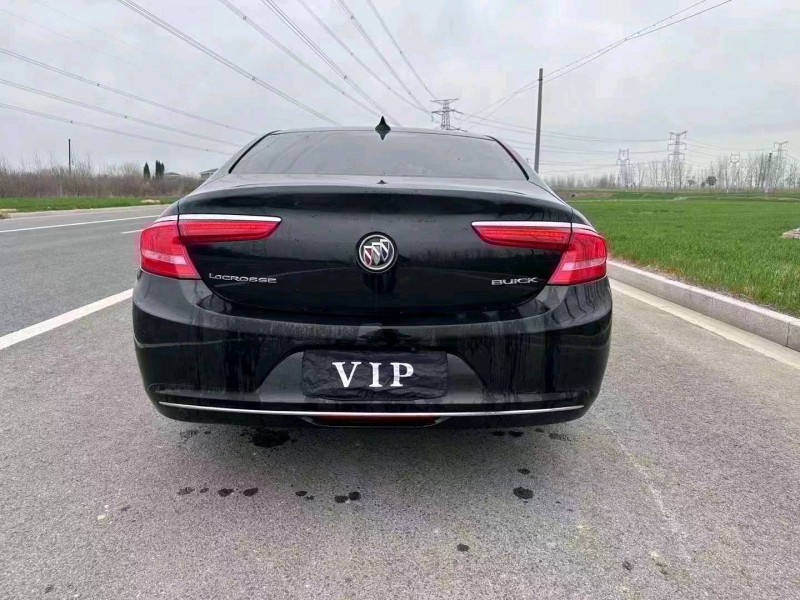 苏州16年别克君越4