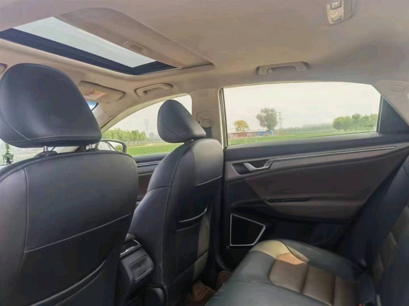 保定19年吉利帝豪GL8