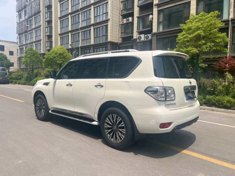 徐州17年日产途乐8