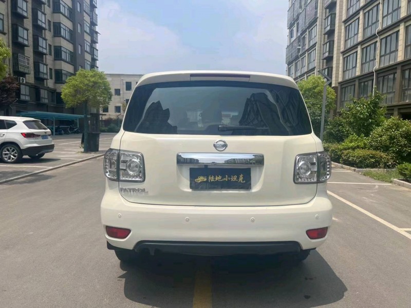 徐州17年日产途乐9