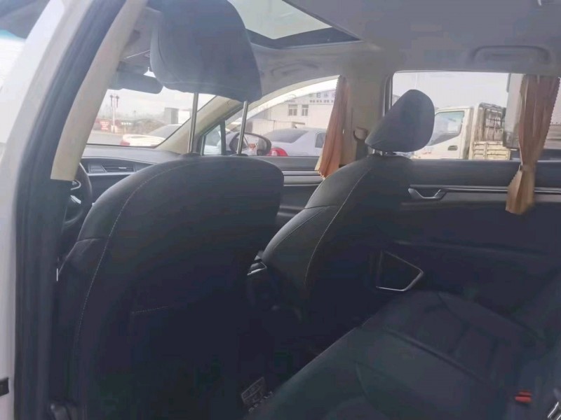 保定20年吉利帝豪GS6