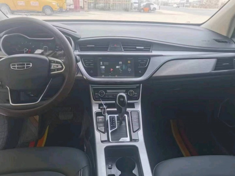 保定20年吉利帝豪GS7