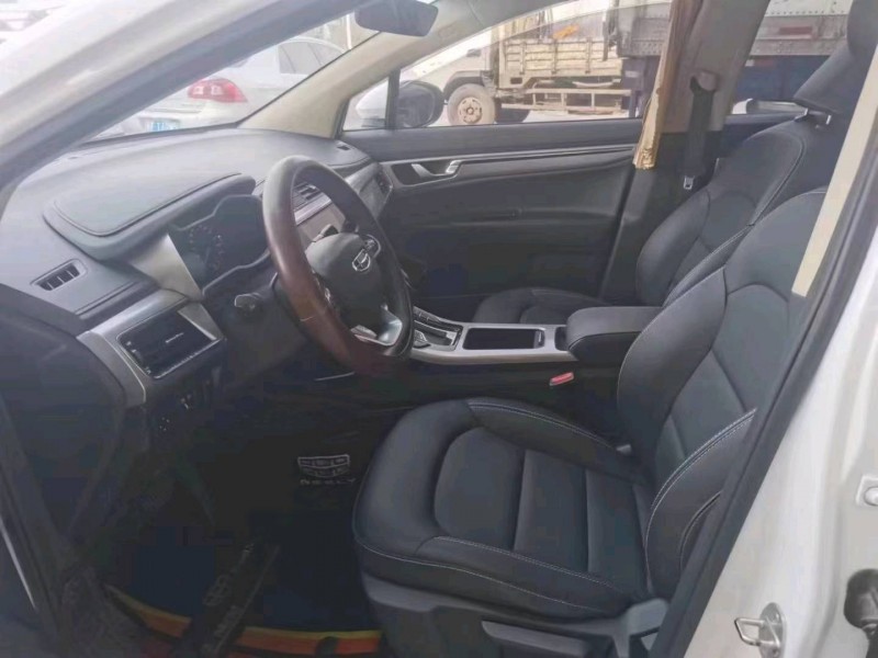 保定20年吉利帝豪GS8