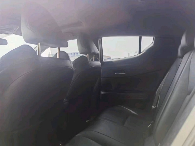 保定21年丰田CHR8