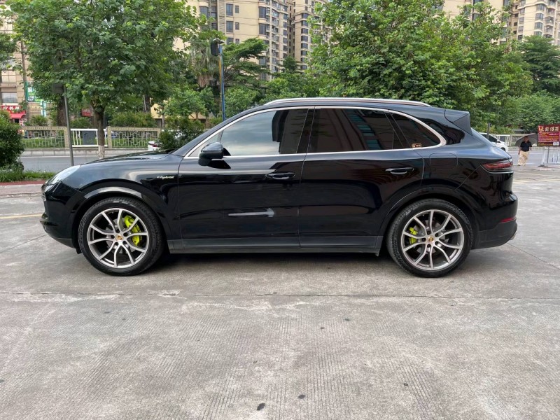 佛山23年保时捷卡宴3