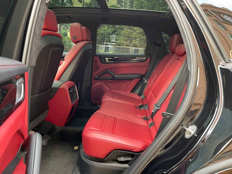 佛山23年保时捷卡宴8