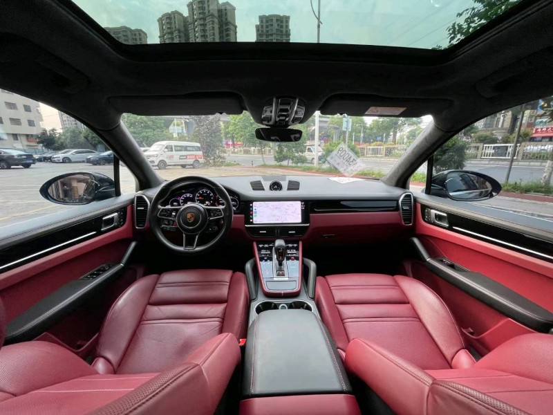 佛山23年保时捷卡宴9