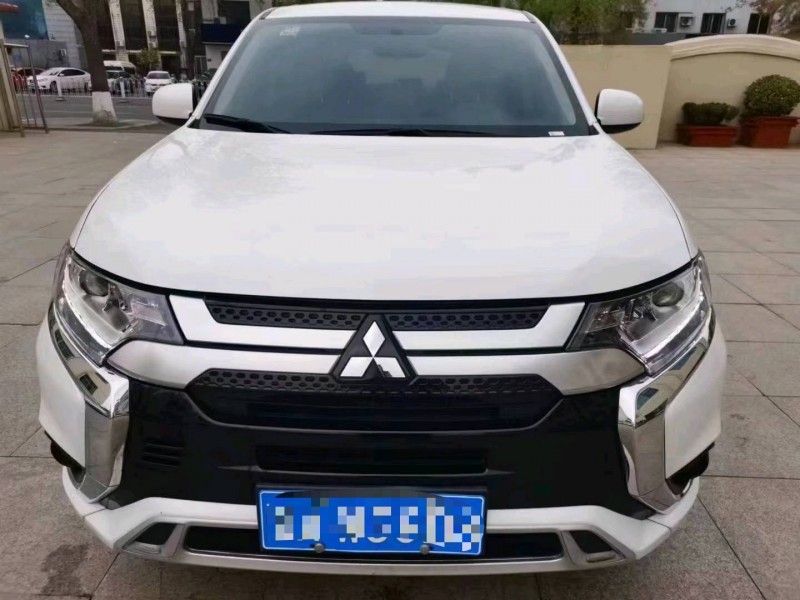 保定21年三菱欧蓝德1