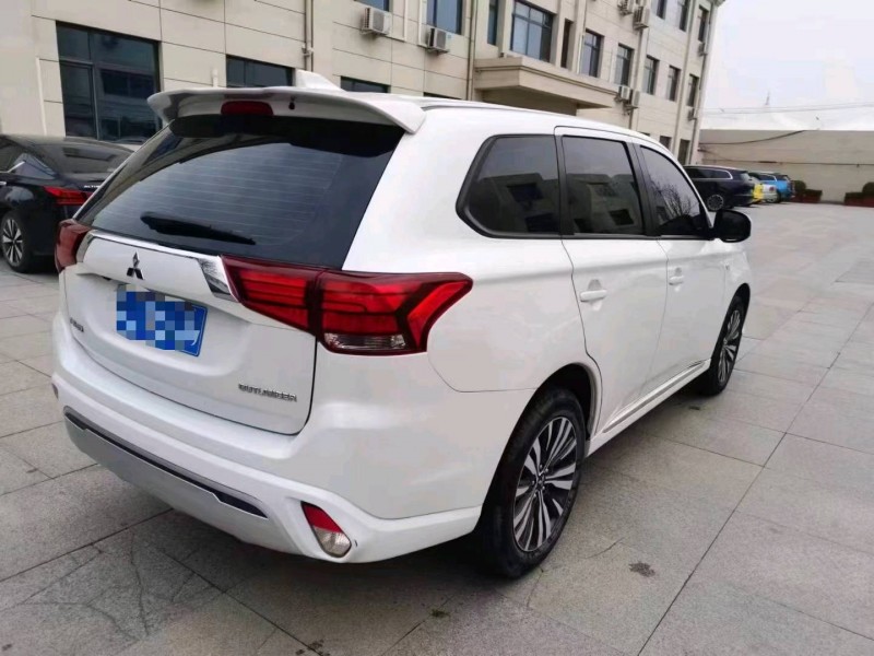 保定21年三菱欧蓝德4