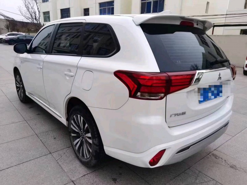 保定21年三菱欧蓝德5