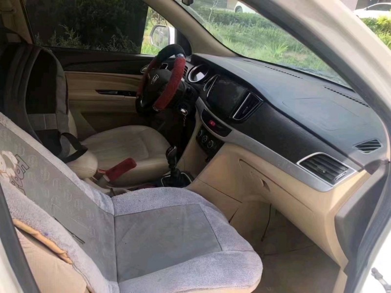 東營21年寶駿7306