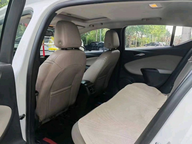 保定16年别克威朗9