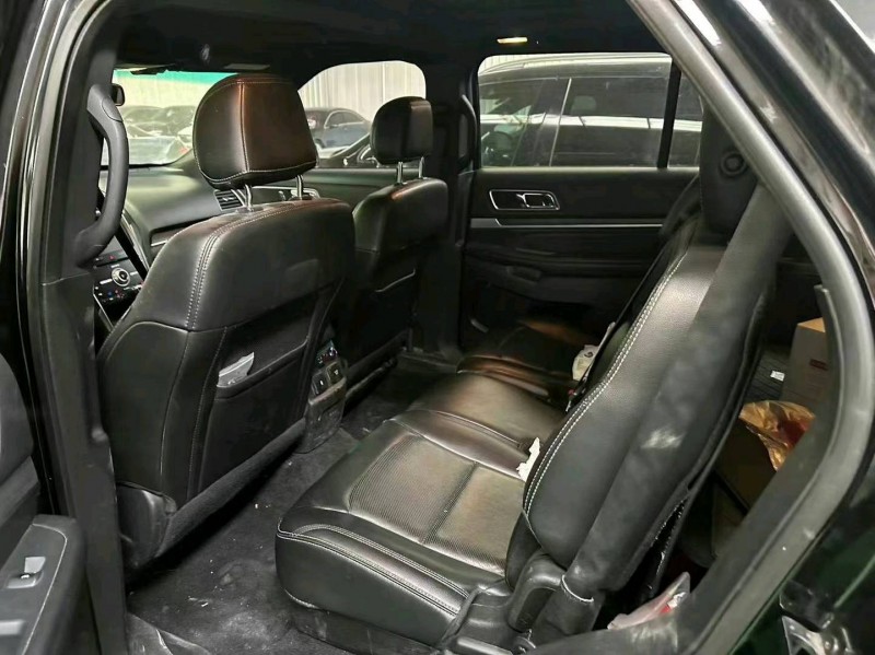 苏州17年福特探险者3