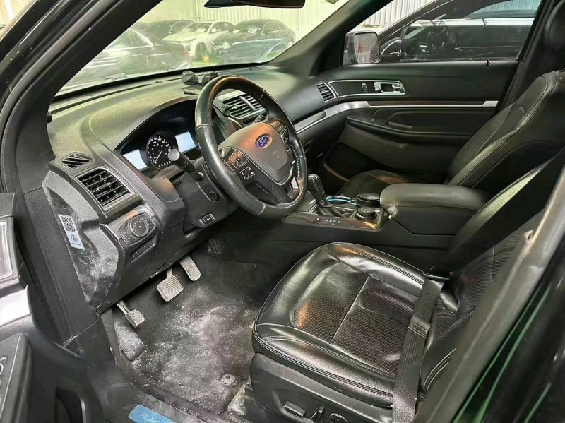 苏州17年福特探险者4