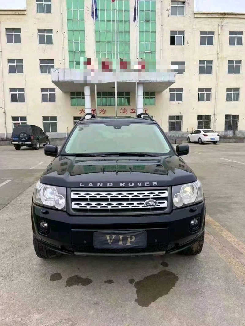 济宁12年路虎神行者1