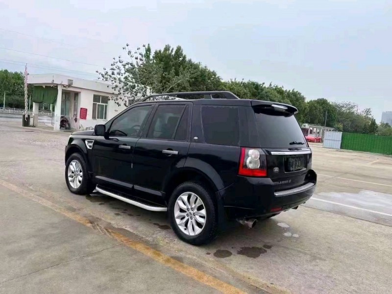 济宁12年路虎神行者8