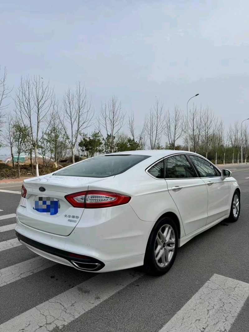 青岛15年福特蒙迪欧8