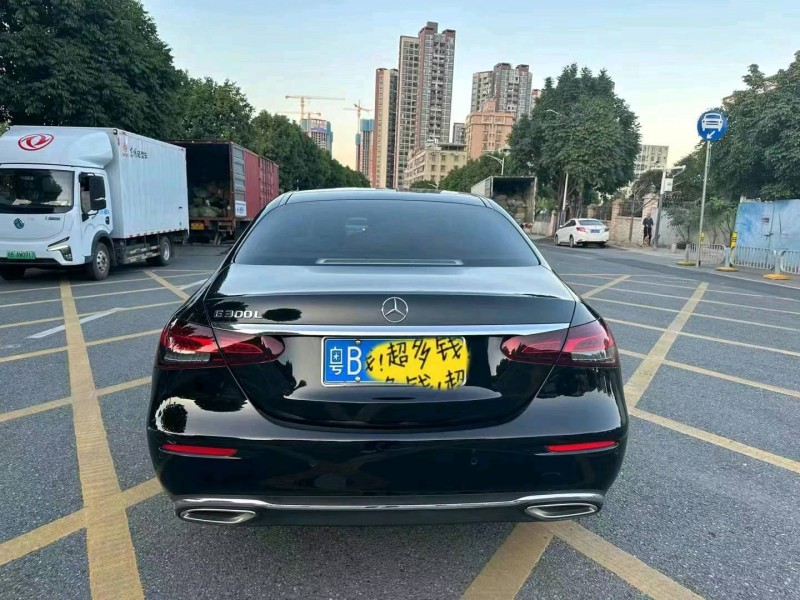 广州21年奔驰E9