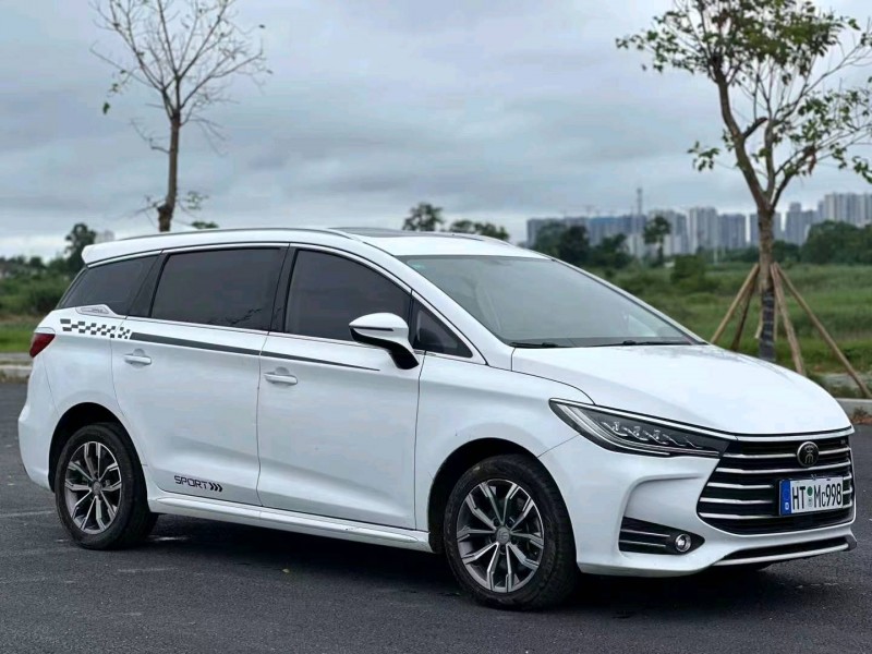 广州19年比亚迪宋MAX2