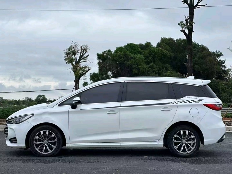 广州19年比亚迪宋MAX3