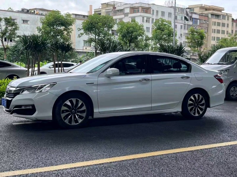 广州17年本田雅阁2