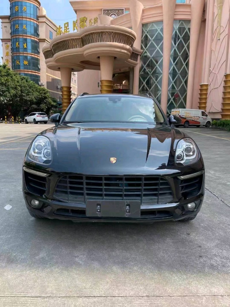 广州17年保时捷Macan1