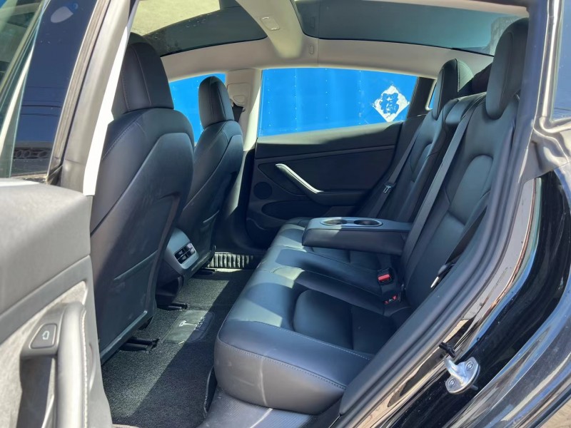 青島23年特斯拉MODEL 38