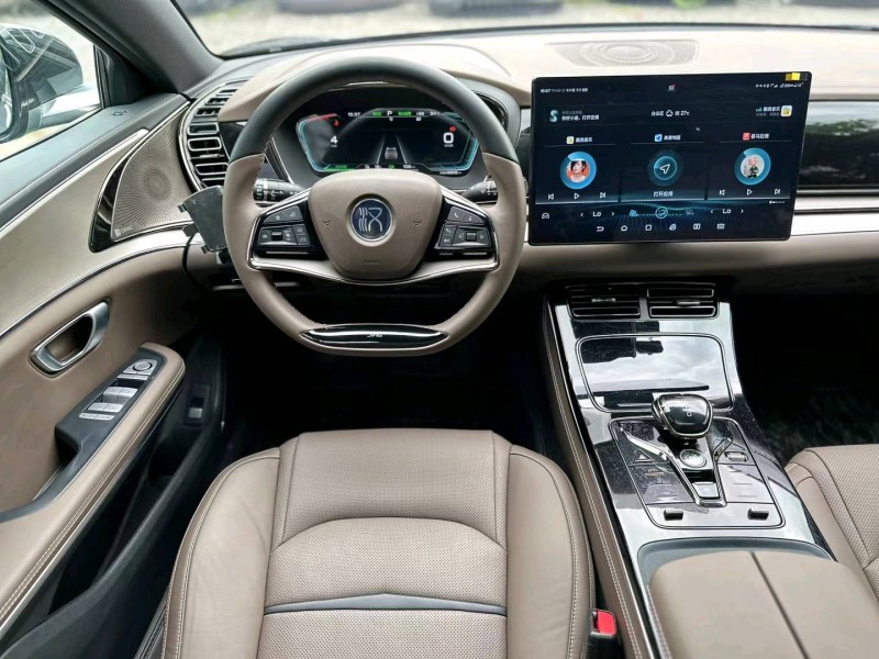 广州23年比亚迪汉9