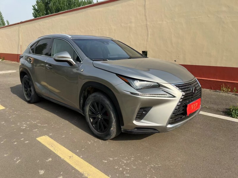 青岛18年雷克萨斯NX4