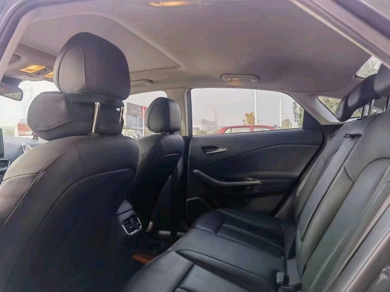 保定21年现代菲斯塔8